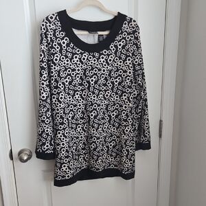 Black and White Cuffed Sleeve Boxy Blouse